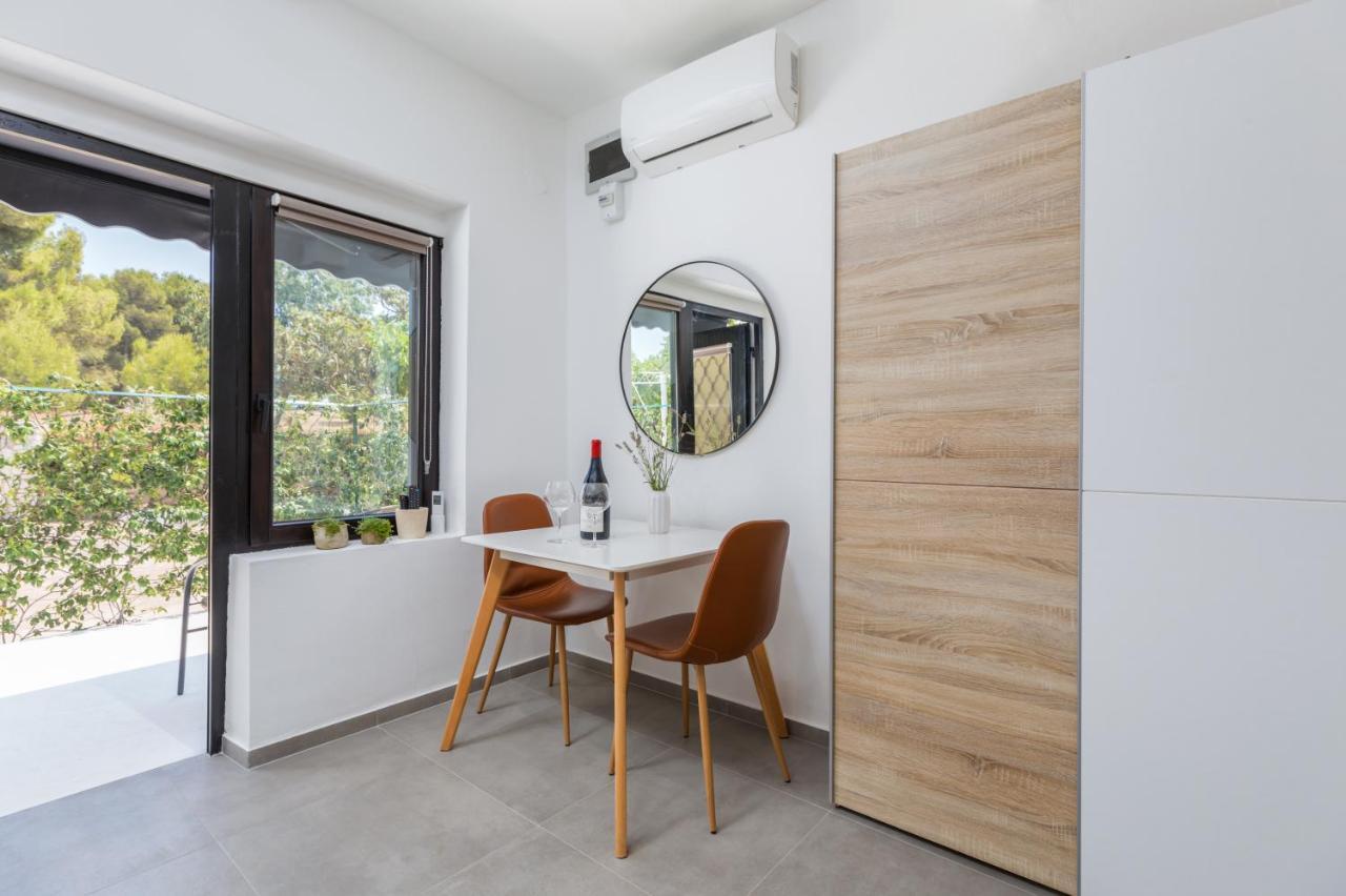 3 Minutes From The Beach: Lovely Studio Apartment Pula Exterior foto
