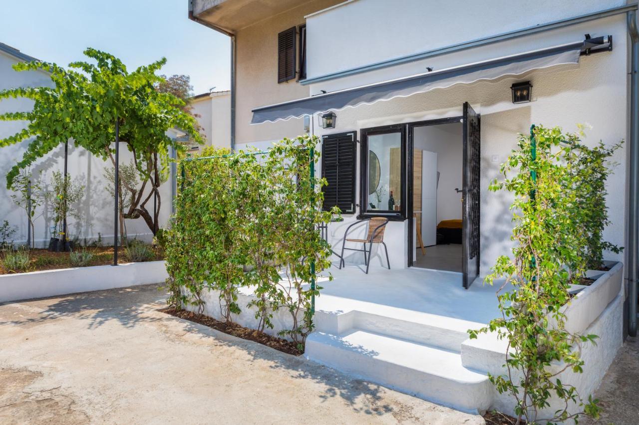 3 Minutes From The Beach: Lovely Studio Apartment Pula Exterior foto